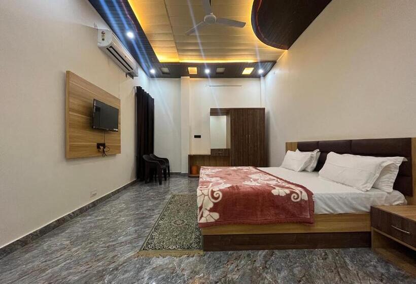 ホテル Jb Square Resort And Lawn