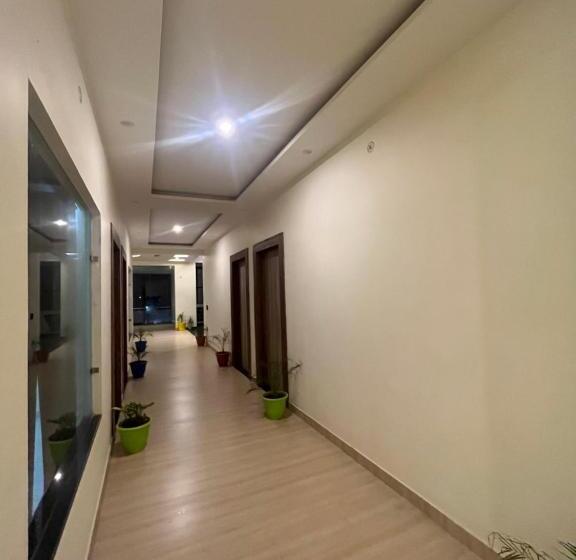 ホテル Jb Square Resort And Lawn