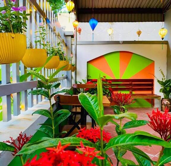 هتل Lion Homestay