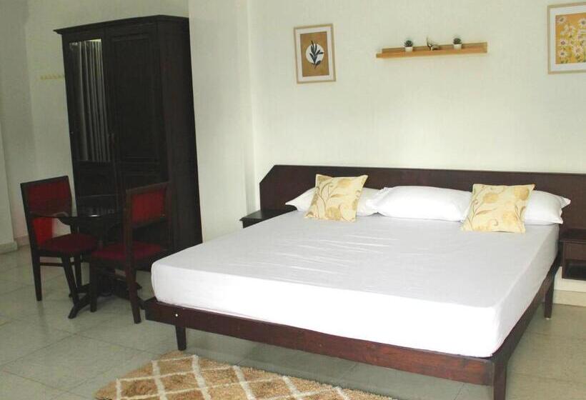 ホテル Noor Plaza