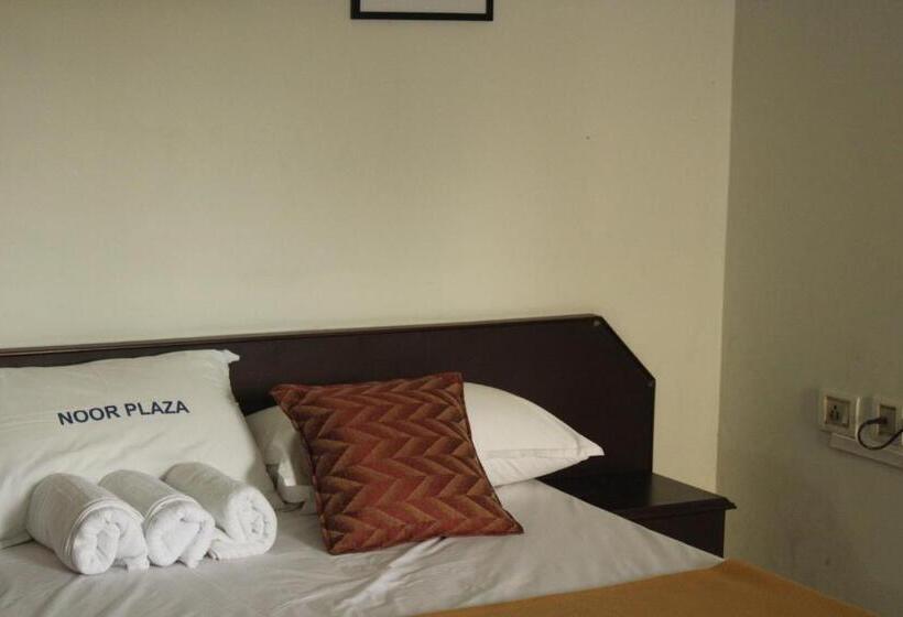فندق Noor Plaza
