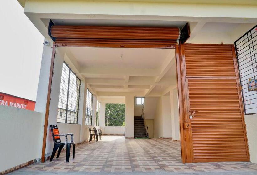 בית מלון כפרי Oyo Flagship Sai Balaji Lodge