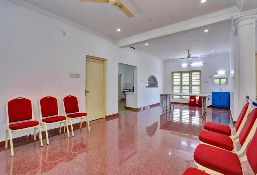 ホテル Oyo Flagship Sanvilla