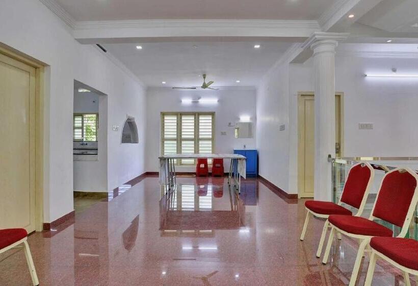 ホテル Oyo Flagship Sanvilla