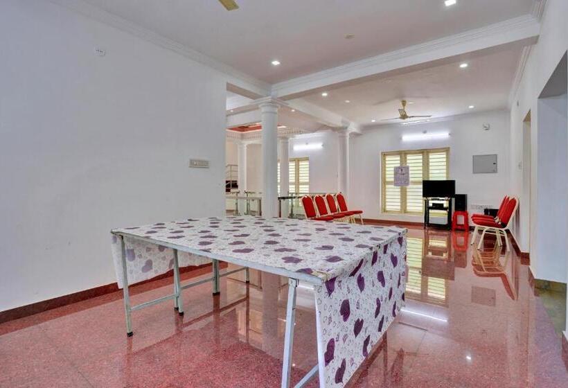 ホテル Oyo Flagship Sanvilla