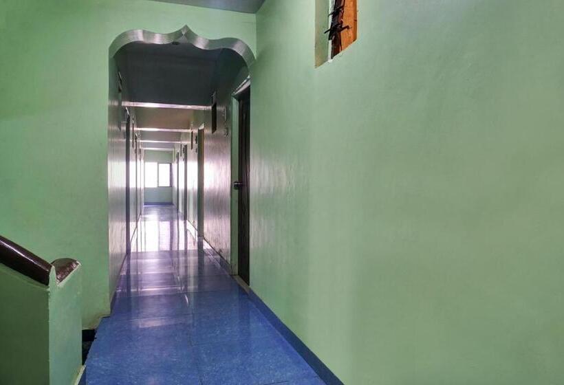 호텔 Oyo Flagship Savanna Garden Lodge