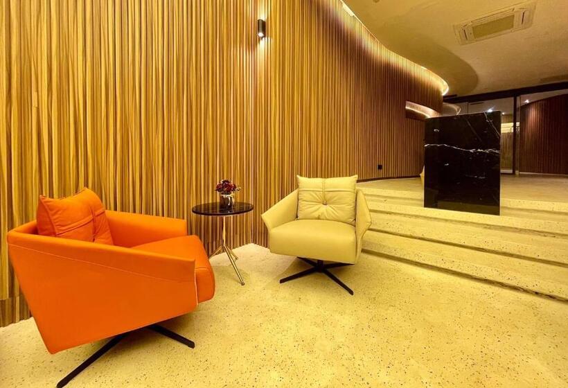 酒店 The Bed S 304