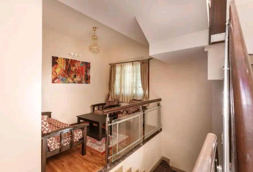 בית מלון כפרי Tulip Villa