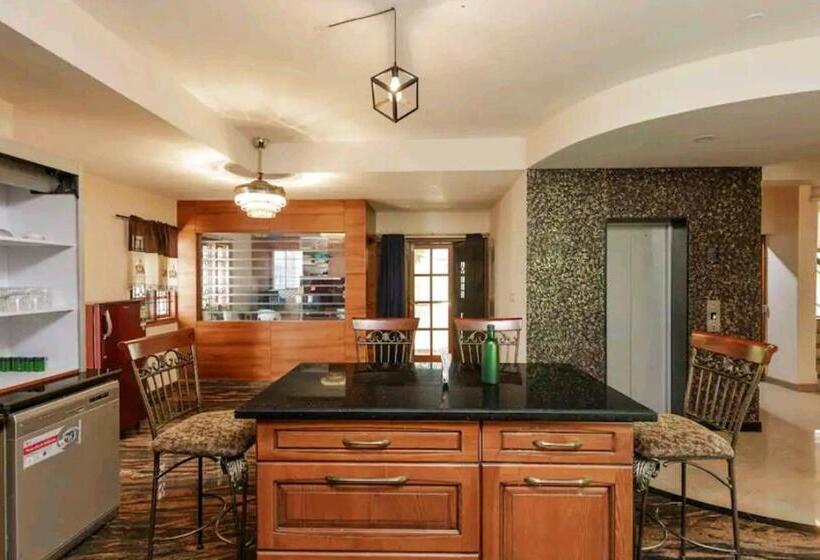 בית מלון כפרי Tulip Villa