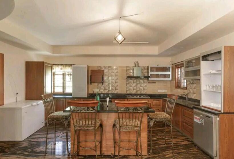 בית מלון כפרי Tulip Villa