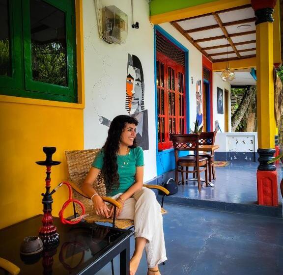 Mad Monkey Hostel And Lounge