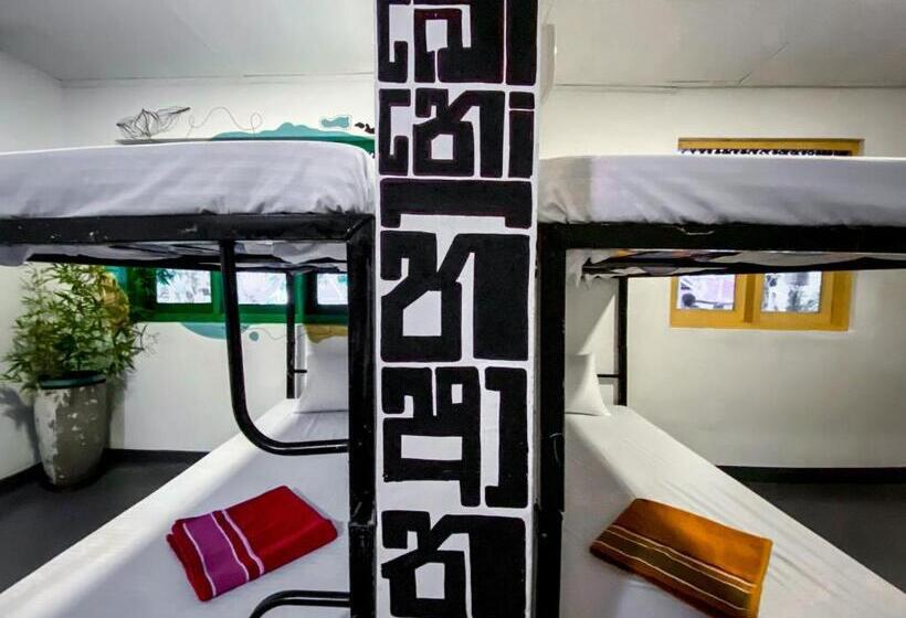 Mad Monkey Hostel And Lounge