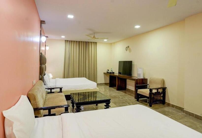 Collection O Riveria Resort