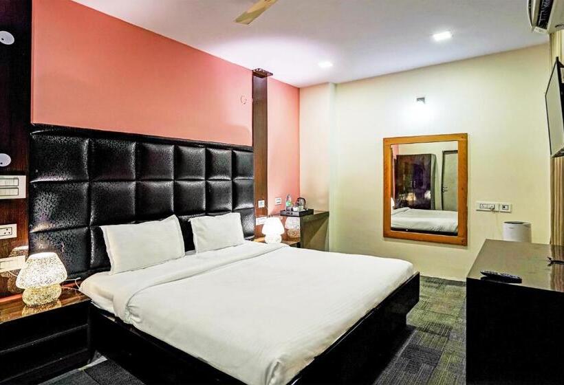 Collection O Riveria Resort