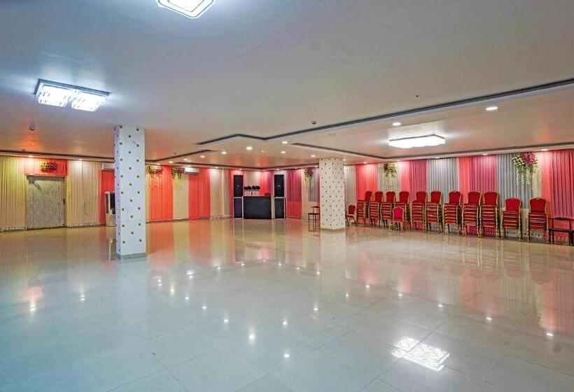 Collection O Riveria Resort