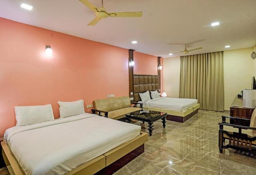 Collection O Riveria Resort