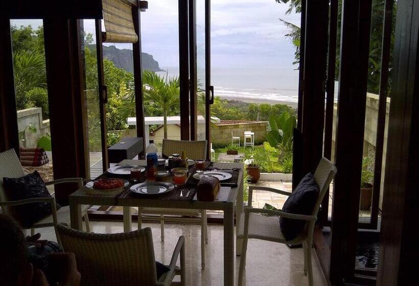 Пансион Villa Alcheringa Yogyakarta