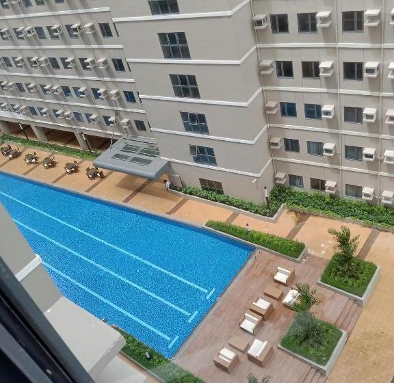 Suzi S Place @ Green 2 Residences Free Wi Fi & Netflix