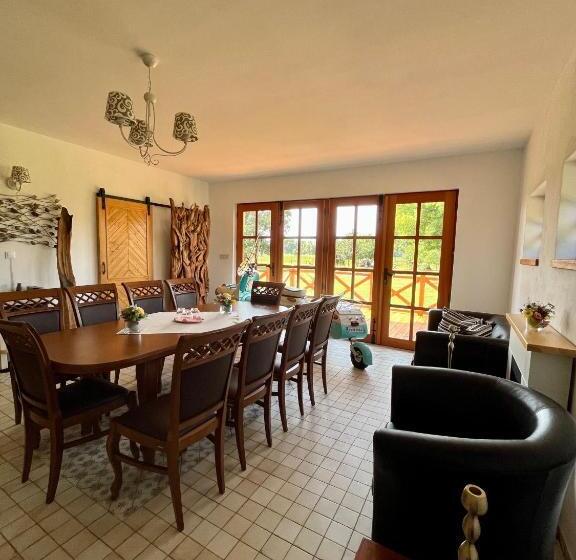 הוסטל Zámeček   Chateau Lány   Depandance Stroodel