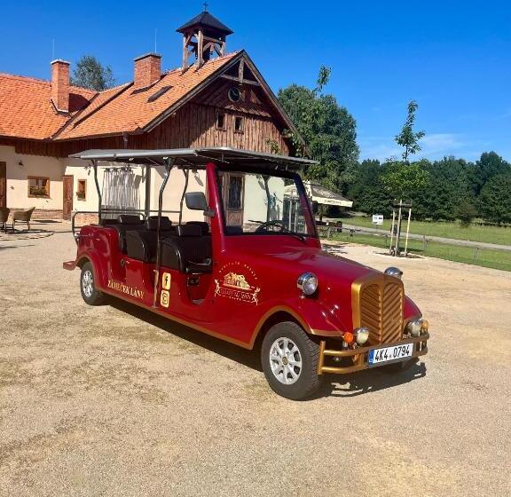 הוסטל Zámeček   Chateau Lány   Depandance Stroodel