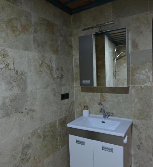 تختخواب و صبحانه Stone Owl Otel & Restaurant