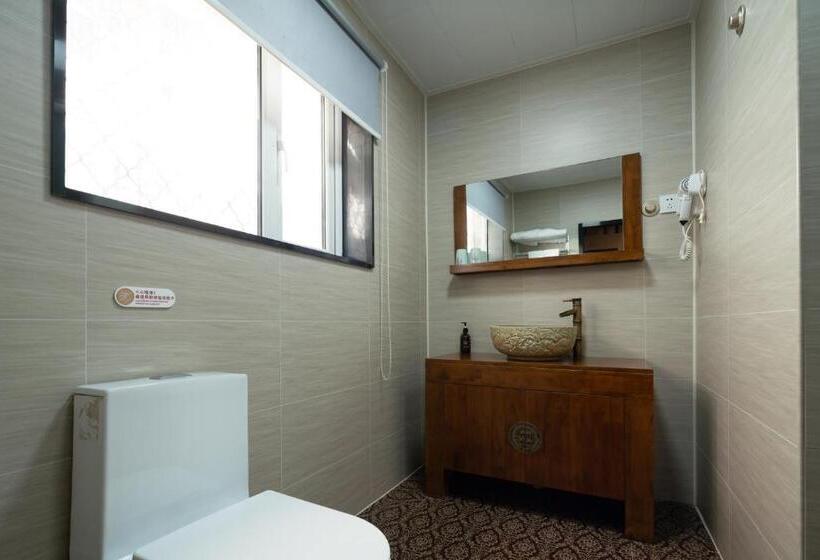 East Sacred Hotel ᴸᴱo   Foreign Accept   Two Minutes Walk To Subway 丨tourism Service English Speakin