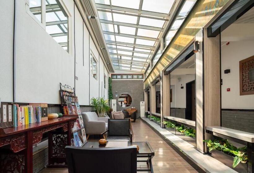 East Sacred Hotel ᴸᴱo   Foreign Accept   Two Minutes Walk To Subway 丨tourism Service English Speakin