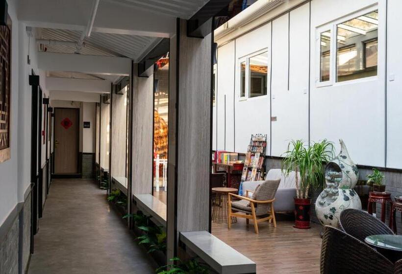 East Sacred Hotel ᴸᴱo   Foreign Accept   Two Minutes Walk To Subway 丨tourism Service English Speakin