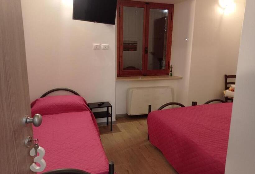 Отель Affittacamere Ristorante Guaita Sant Eutizio