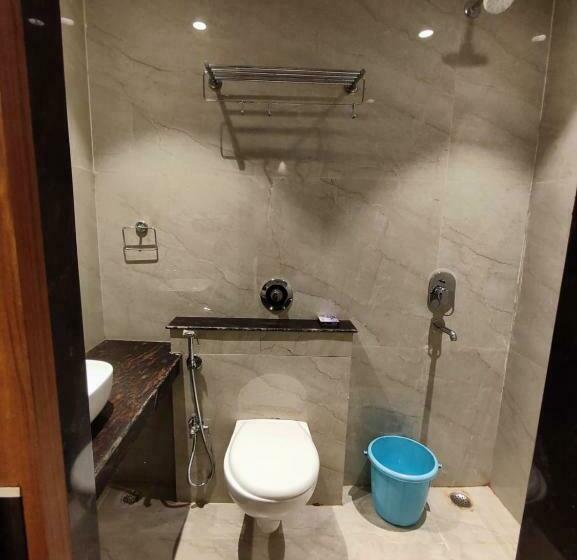 Отель B S Heights