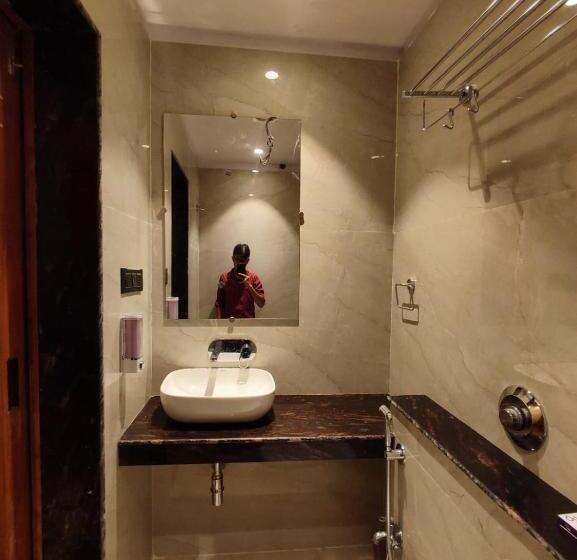 Отель B S Heights