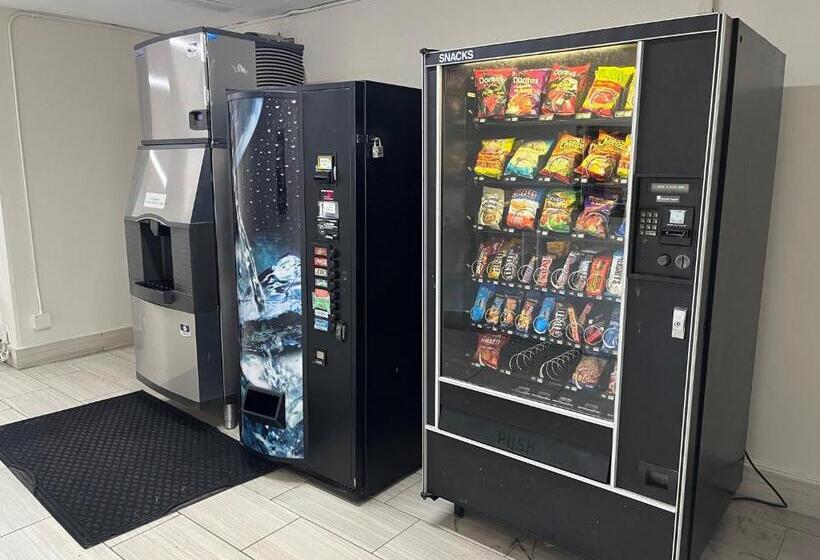 בית מלון כפרי Deluxe Inn