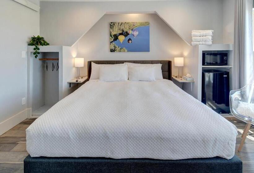 هتل Eagle’s Landing Lodge