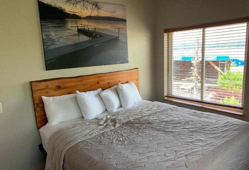 فندق Luckys Lodge