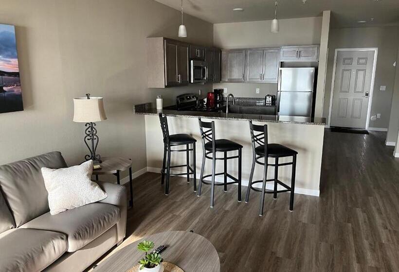 فندق Luckys Lodge