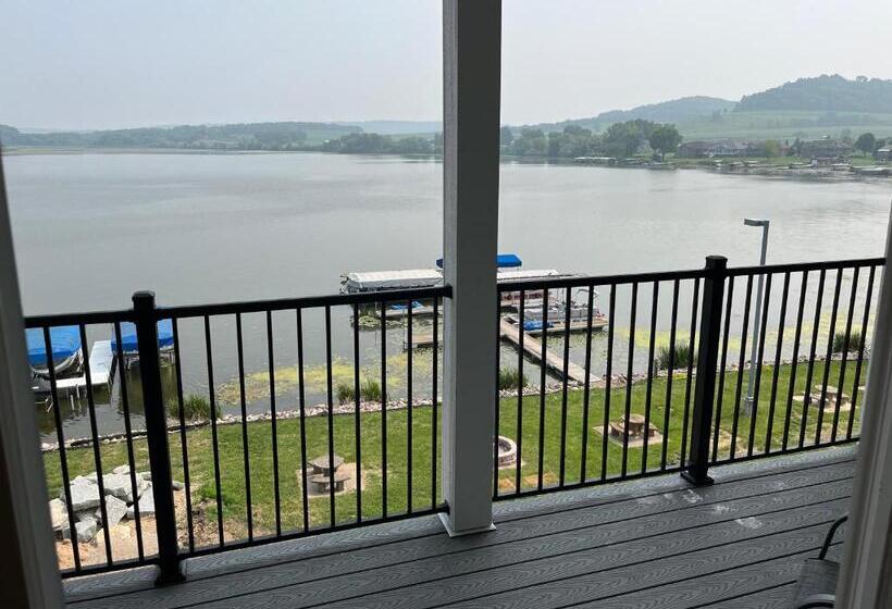 فندق Luckys Lodge