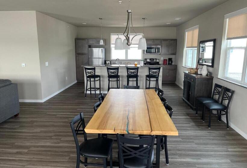 فندق Luckys Lodge