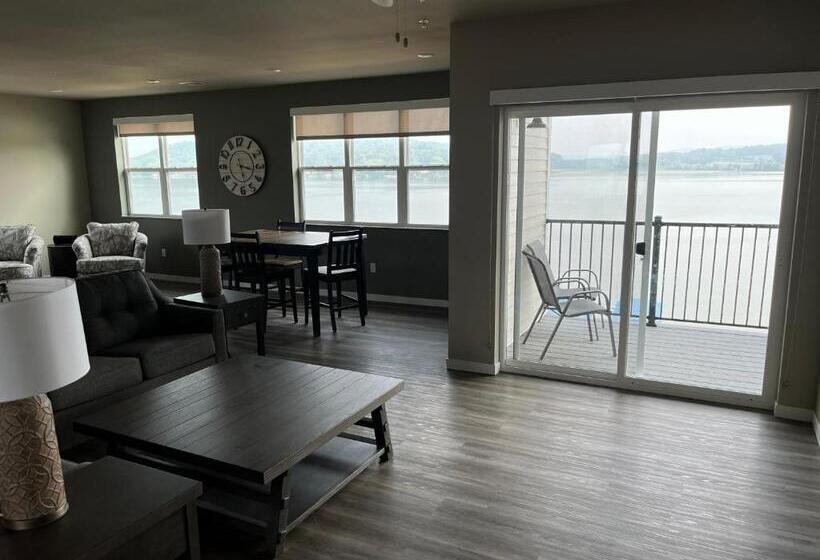 فندق Luckys Lodge