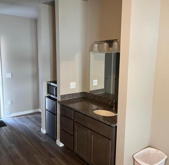 فندق Luckys Lodge