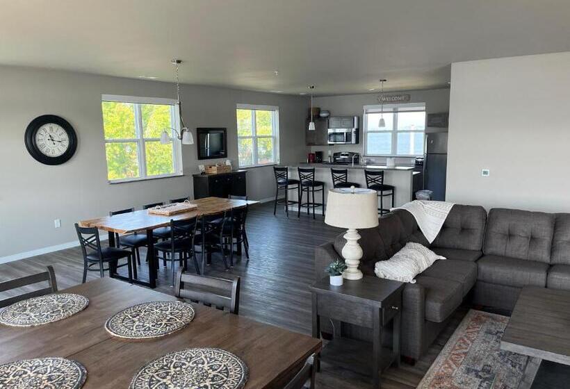 فندق Luckys Lodge