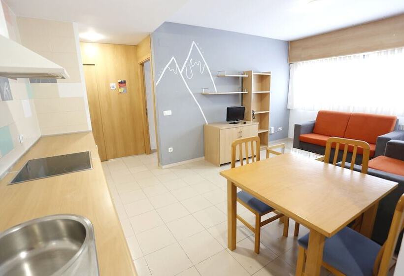 בית מלון כפרי Micampus Lugo Student Residence