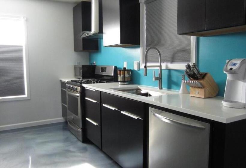 هتل Modern/retro Condo