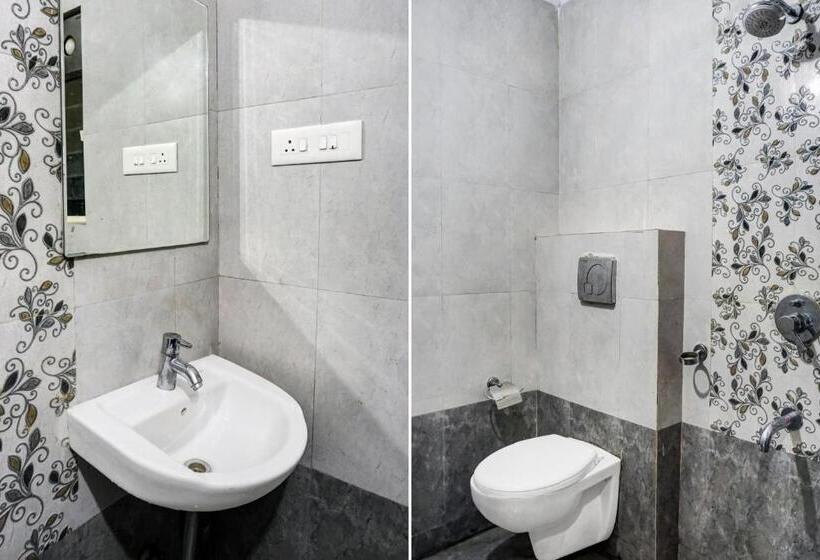 בית מלון כפרי Oyo Flagship Gandharv Lodging & Boarding