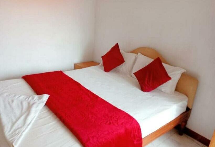 ホテル Oyo Flagship Temple Fort Residency