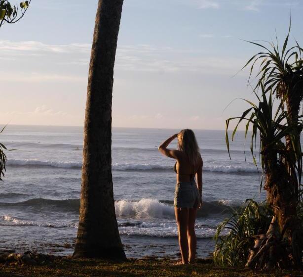 Отель Swell Shacks