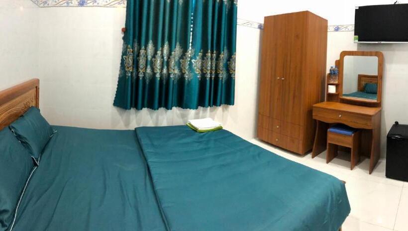 هتل Khách Sạn Vinhomes Huỳnh