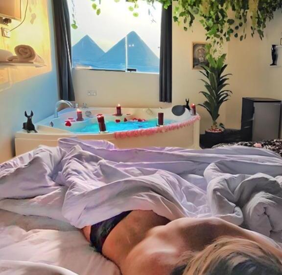 Jacuzzi Pyramids View 5