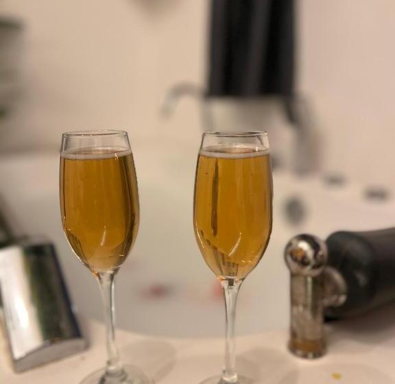 Jacuzzi Pyramids View 5