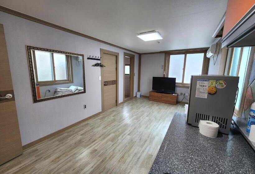 汽车旅馆  E Comfy