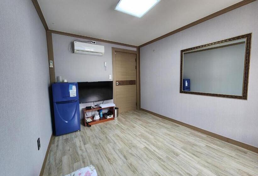 汽车旅馆  E Comfy